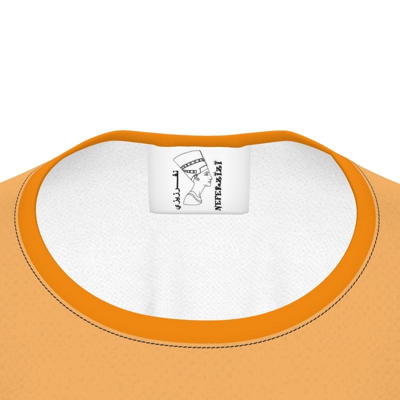 Crew neck with Neferzizi Label.