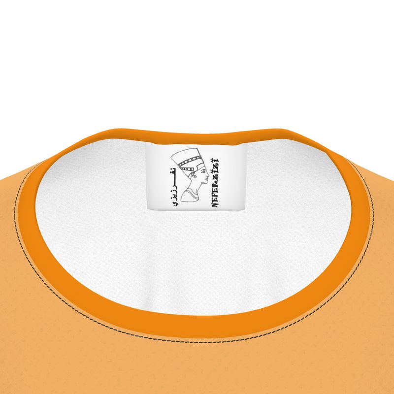 Crew neck with Neferzizi Label.